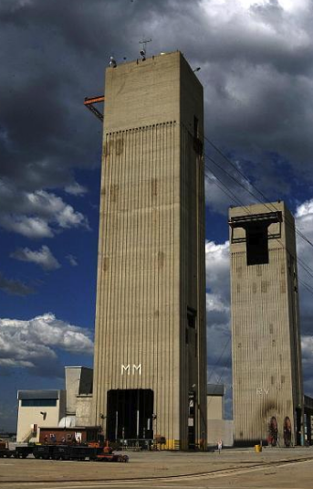 Photograph of Vaal Reefs Np. 10 shaft as it looks today.